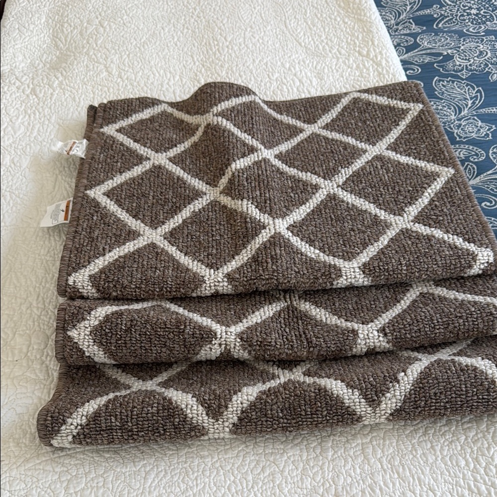 3 taupe Rugs
